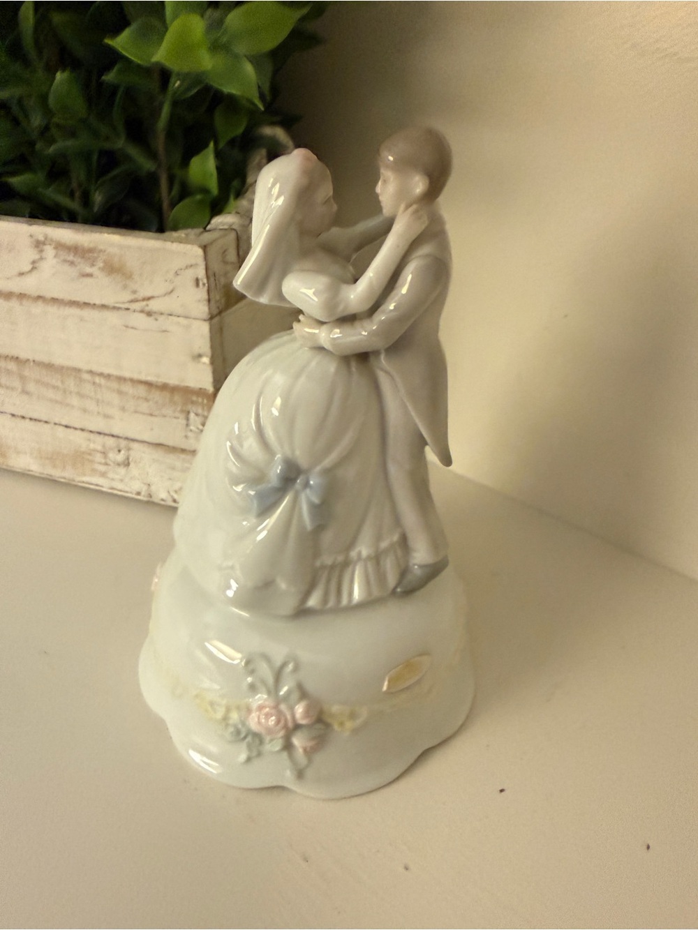 Vintage 1991 Romantic Expressions Wedding Bride Groom Musical Figurine